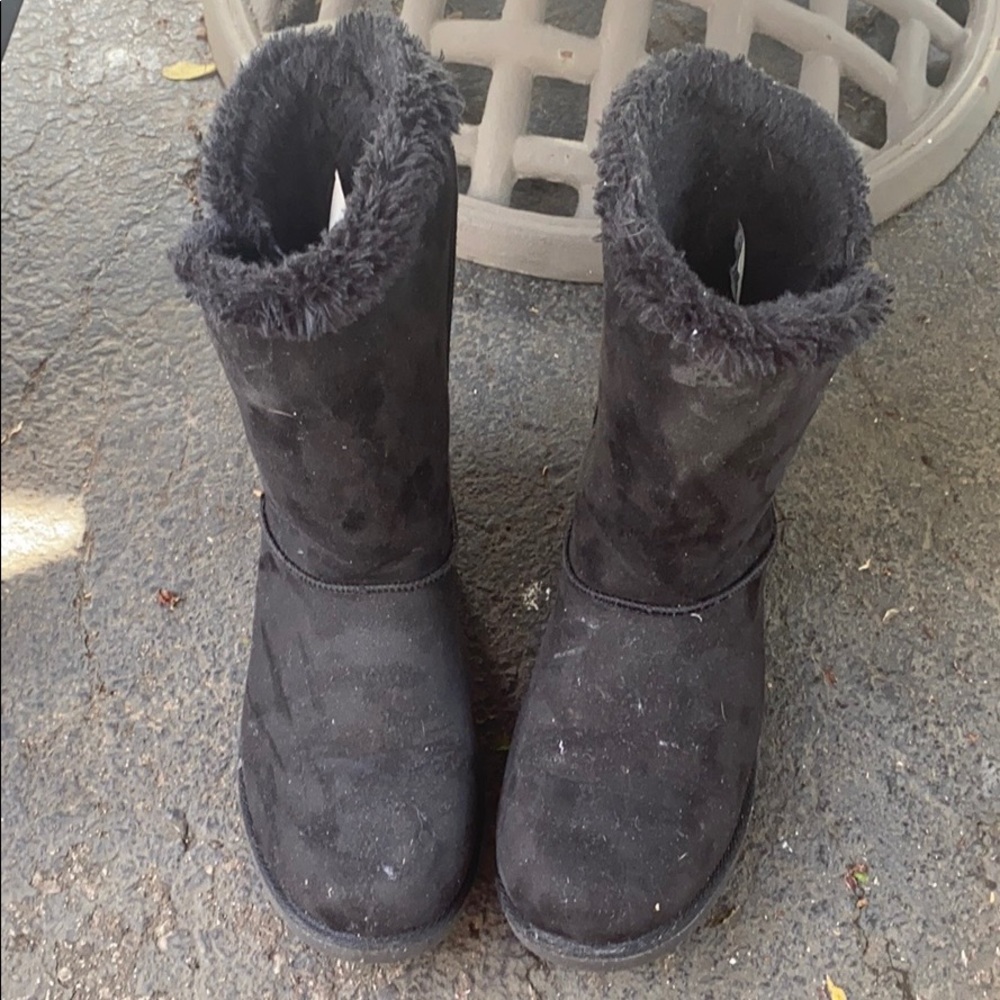 SO black boots size 8 medium
